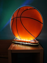 Φορτώστε την φωτογραφία στην συλλογή που προβάλλεται , Χειροποίητη Πασχαλινή Λαμπάδα με φωτιστικό μπάλα μπάσκετ
