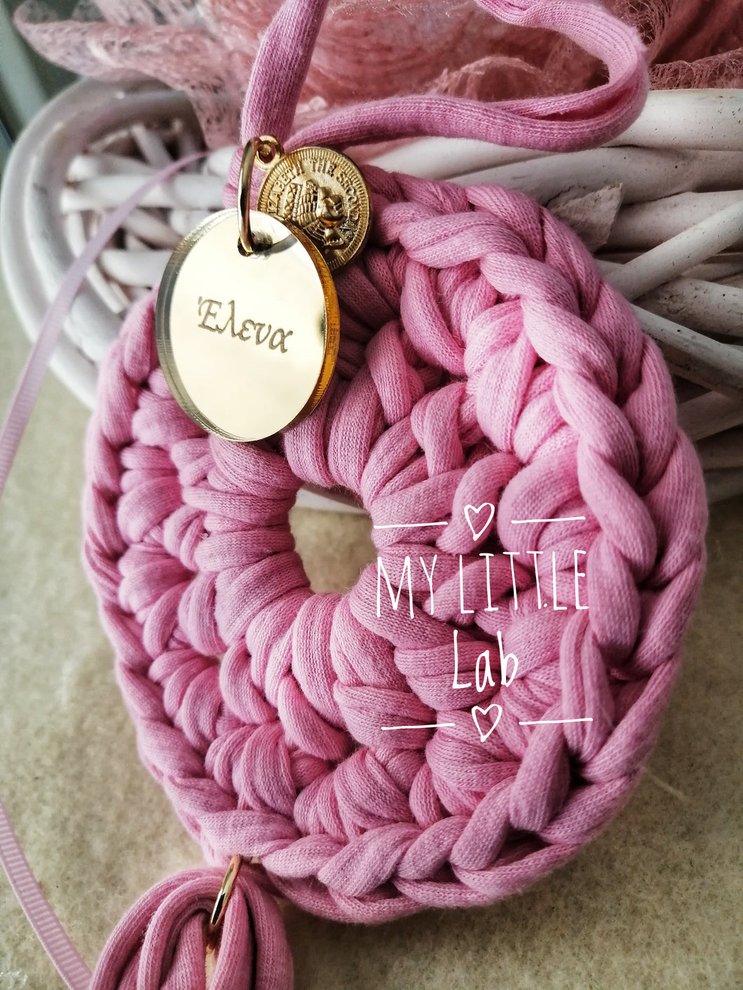 Μπομπονιέρα πλεκτή crochet ροζ με κωνσταντινάτο